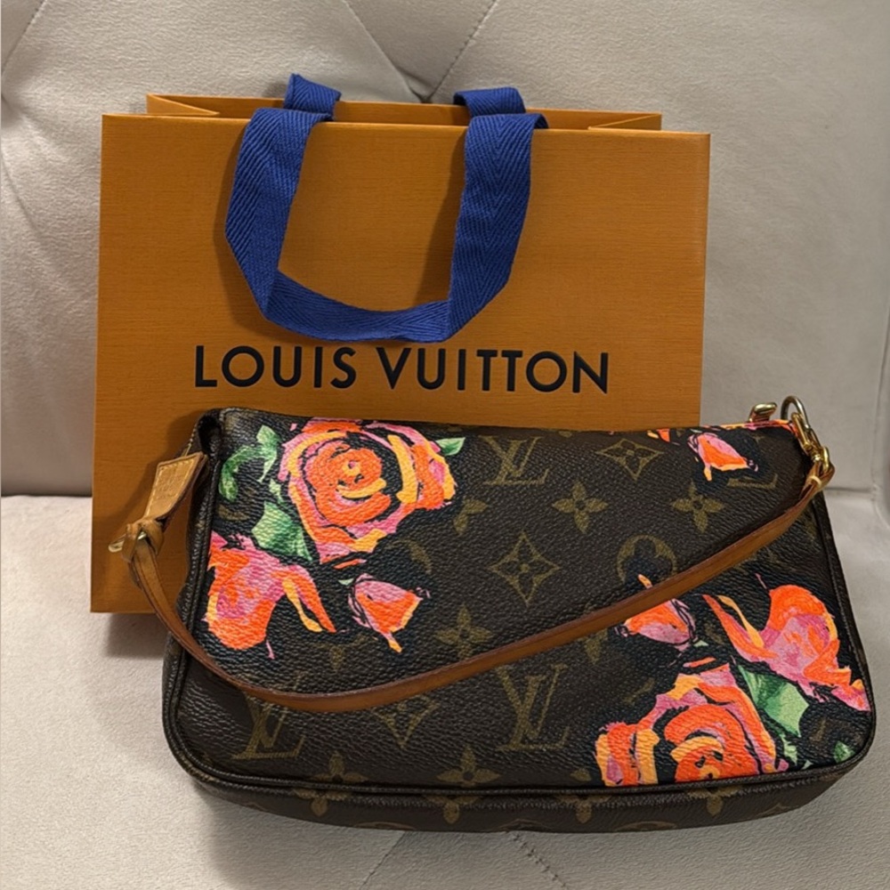 Louis Vuitton Roses Pochette
